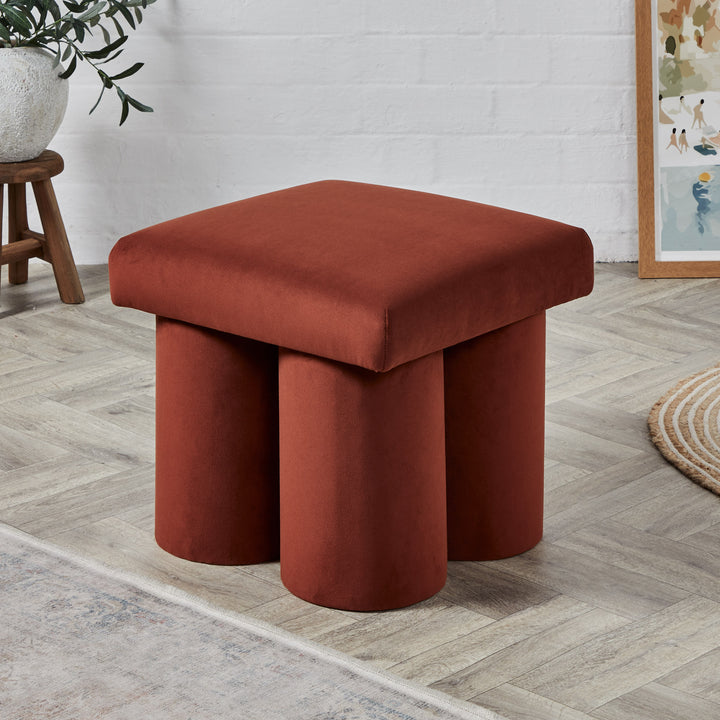 Silva Stool : Round legged stool